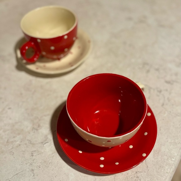 Home Essentials and Beyond Two Tone Dots Collection 2 cups with saucers - Picture 2 of 6